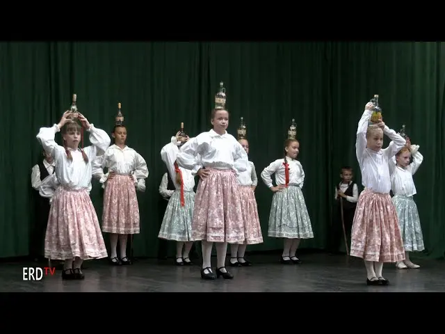 The programs of the Art Folk School and the performance of the Vârghiș dance group