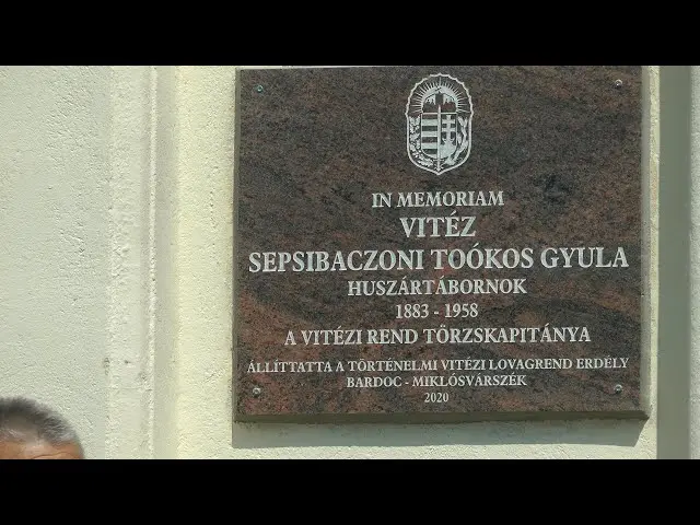 In memory of Vitéz Sepsibaczoni Gyula Toókos" in English.