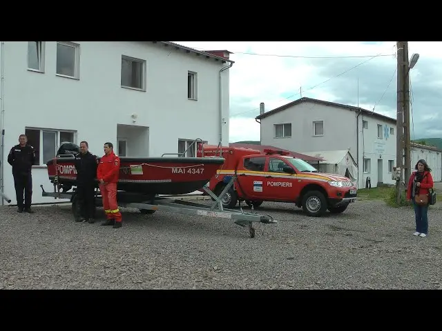 Balance of firefighters, emergency services and road construction