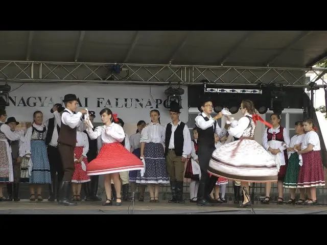 Vajdaszentiványi dances performed by the Folk Dance Groups of Aita Medie and Vârghiș