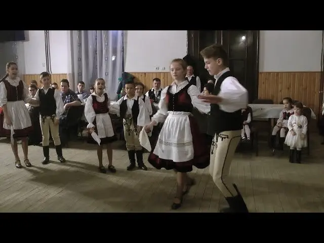 Dances of Vajdaszentiványi performed by the Shepherdfire ensemble