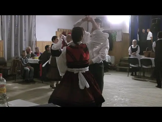 Parents' dance at the basketball ball of the Shepherdfire dance group in Bățanii Mar