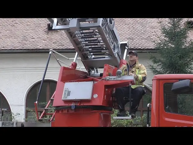 Létrás tűzoltóautó Barótnak