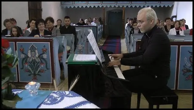 The interactive concert of pianist Zoltán Thurzó at Aita Mare (detail).