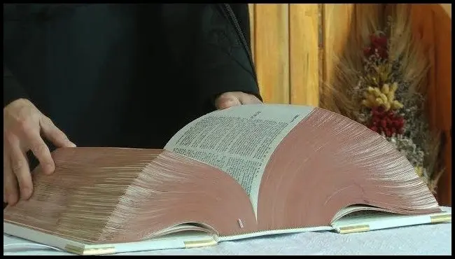 Korhű vizsolyi biblia a Szárazajtai Református Egyházköségnek